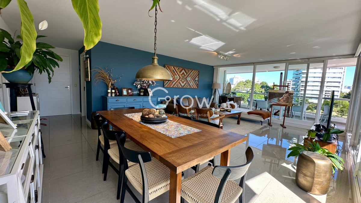 Apartamento ID.2544 -  One, Punta del Este! Exclusivo apartamento a pasos del mar.