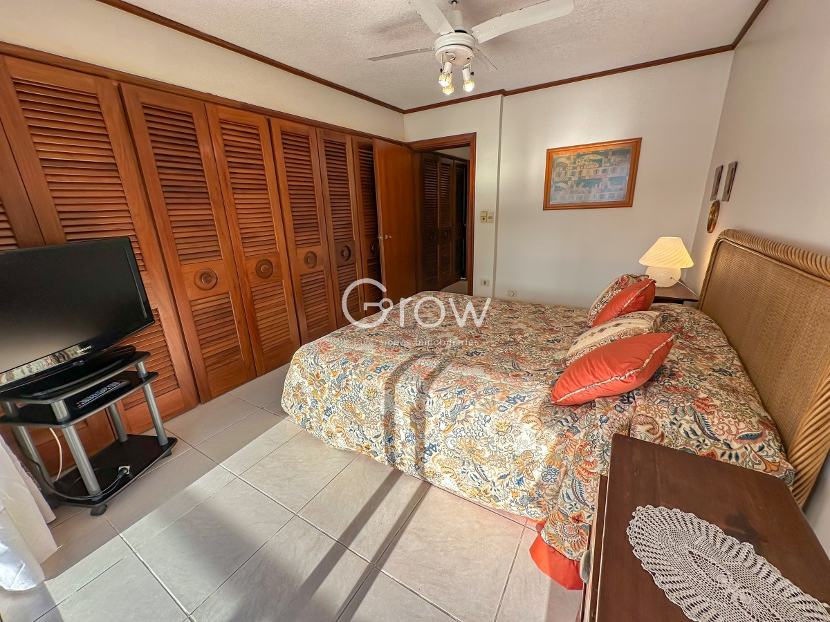 Apartamento ID.423 - Primera linea de peninsula, amplio departamento en venta