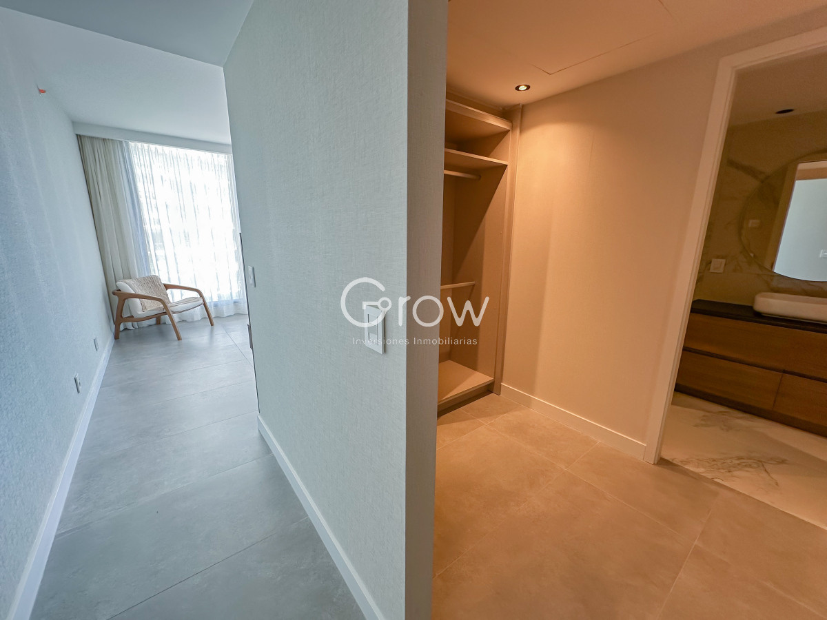 Apartamento ID.2327 - Venetian. Exclusivo apartamento frente al Mar en Playa Mansa!