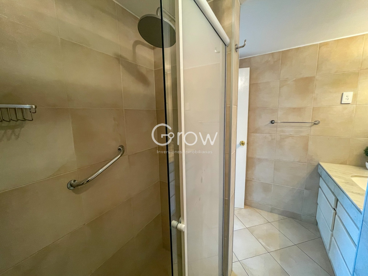 Apartamento ID.2042 - Piso alto en Península con vista a Playa Brava y Mansa!