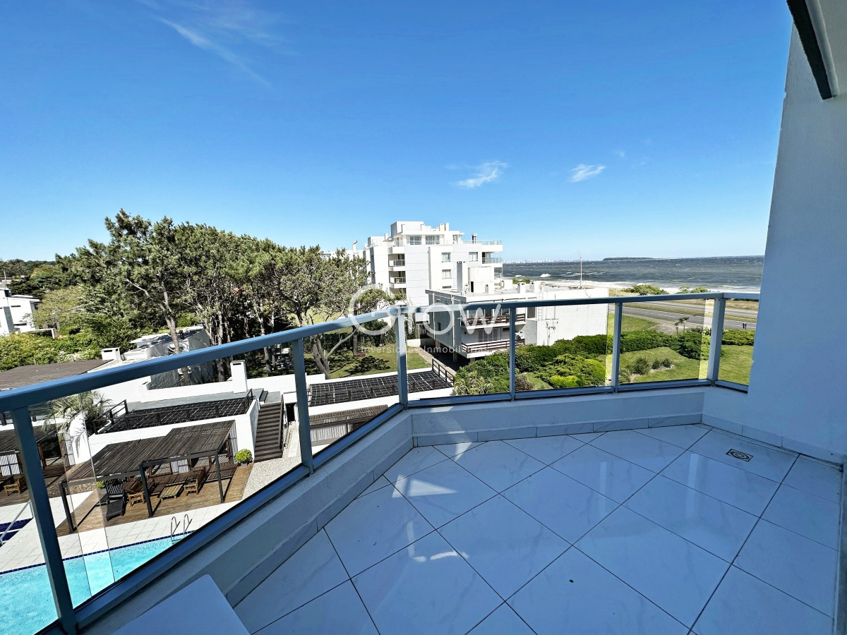Apartamento ID.857 - Pent House en primera linea de Playa Mansa