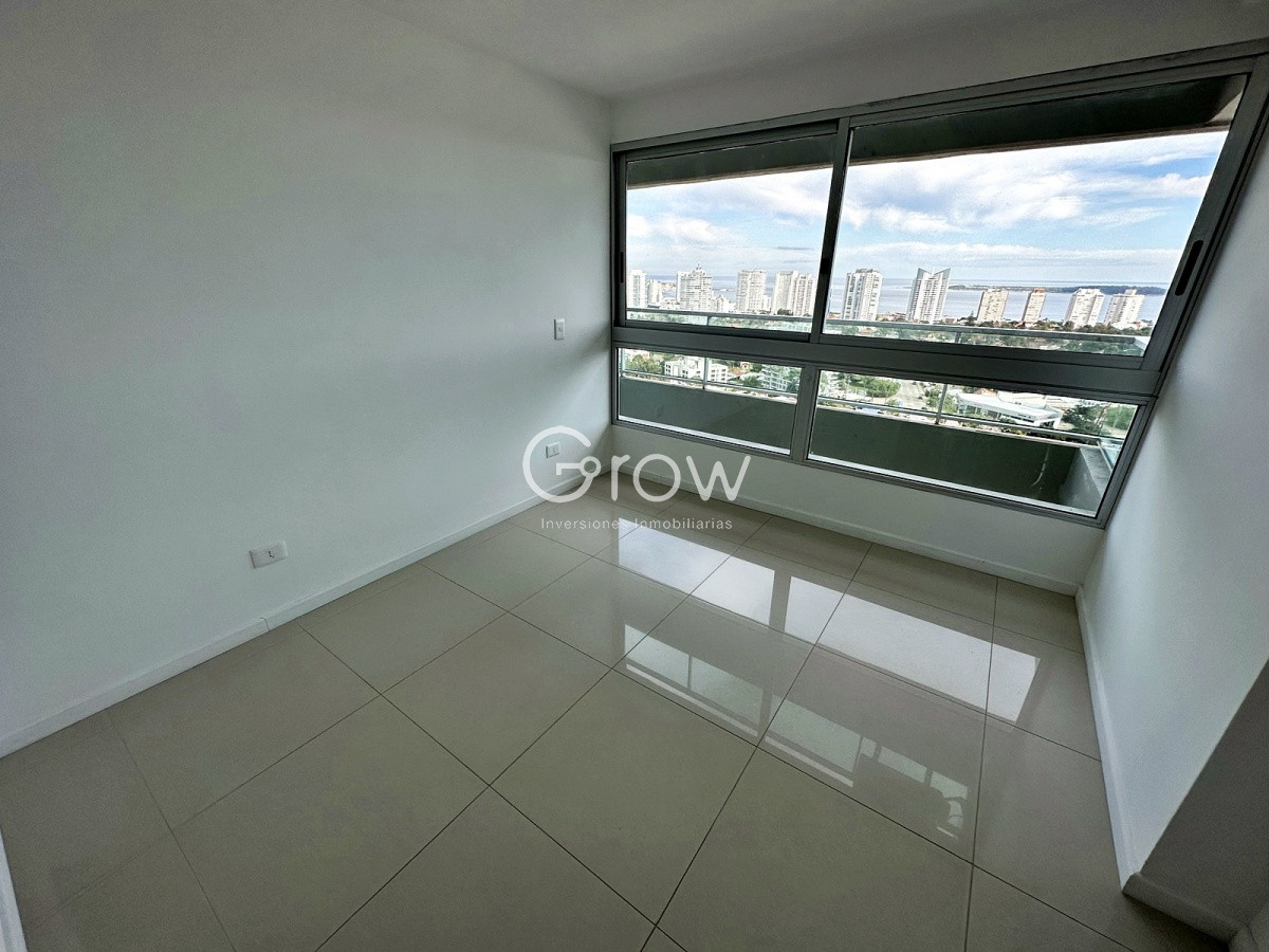Apartamento ID.505 - Punta del Este, a pasos de todo con amplios servicios.