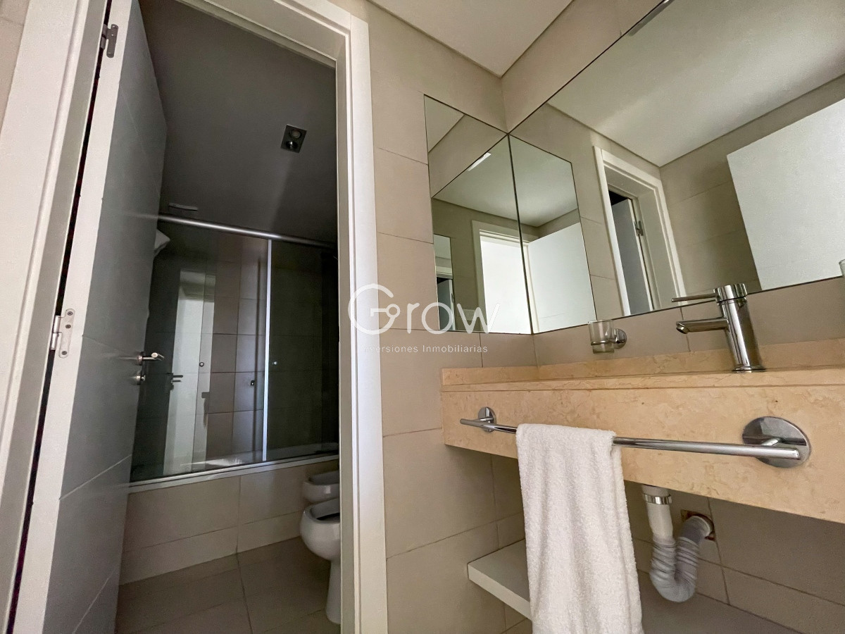 Apartamento ID.1438 - Piso alto con hermosa vista a Playa Brava!