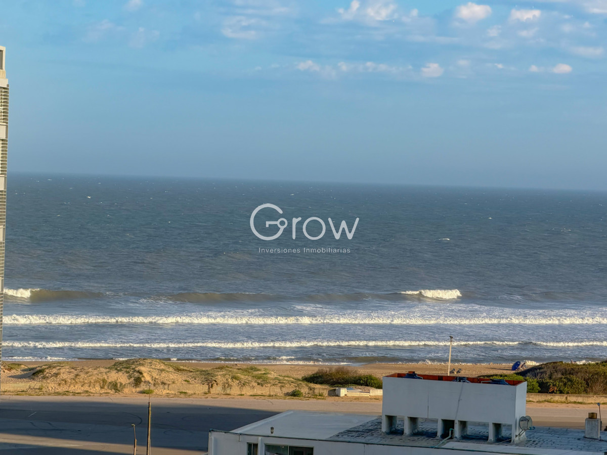 Apartamento ID.3533 - OPORTUNIDAD UNICA! Depto en excelente estado con vistas al mar U$S 239.000!