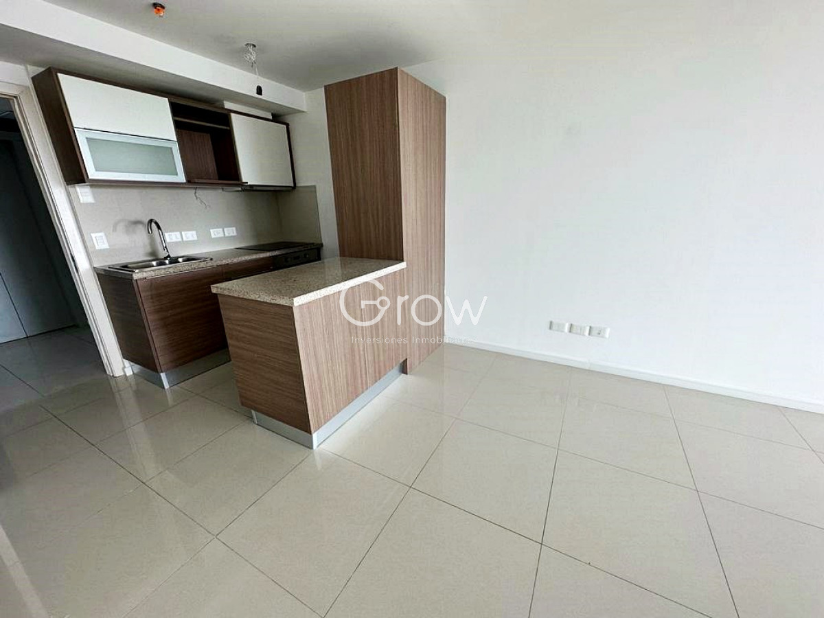 Apartamento ID.504 - Punta del Este, edificio con amplios servicios cerca de todo.