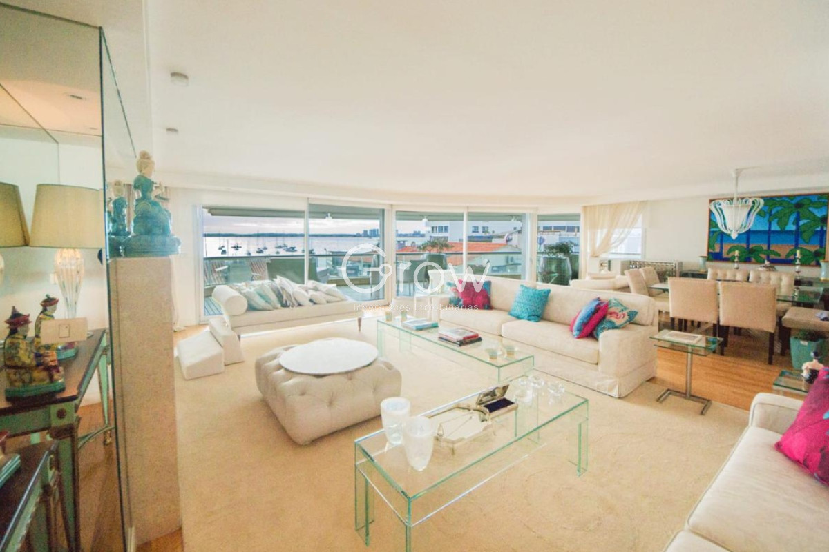 Apartamento ID.2119 - Espectacular Departamento en el Puerto de Punta del Este
