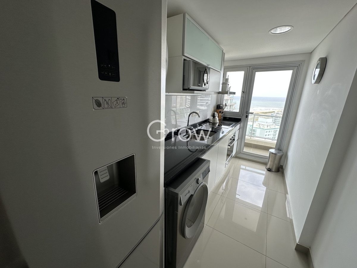 Apartamento ID.2479 - OPORTUNIDAD! Wind Tower de 2 dormitorios, hermosa vista al mar!