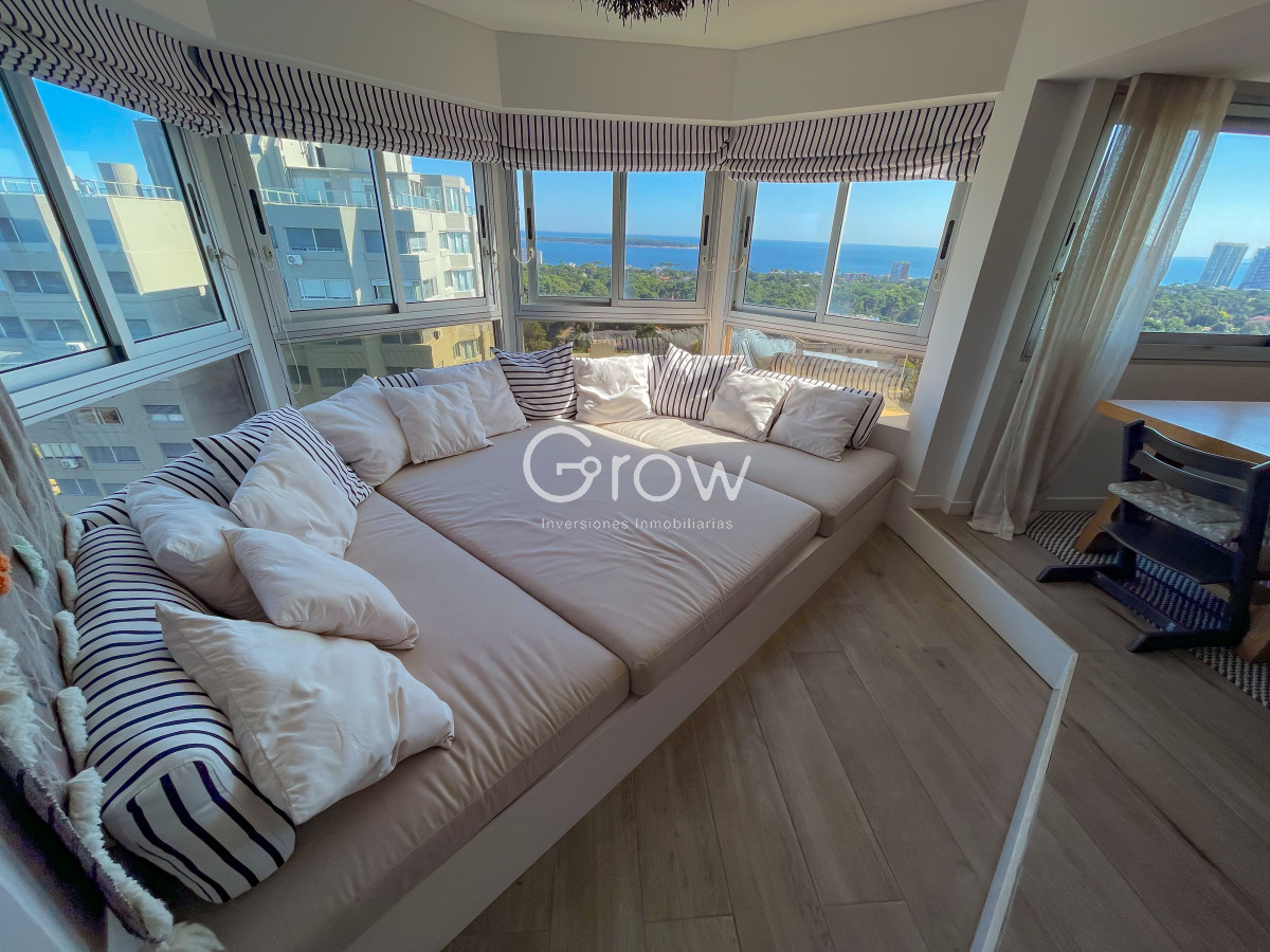 Apartamento ID.2436 - Exclusivo Penthouse duplex, cerca de todo, Av Roosevelt, Punta del Este!