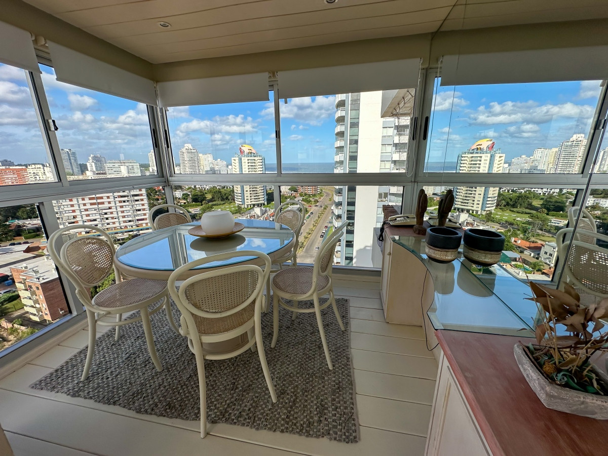 Apartamentos #1251 en Venta , 182 m², 3 Dormitorios, 3 Baños
