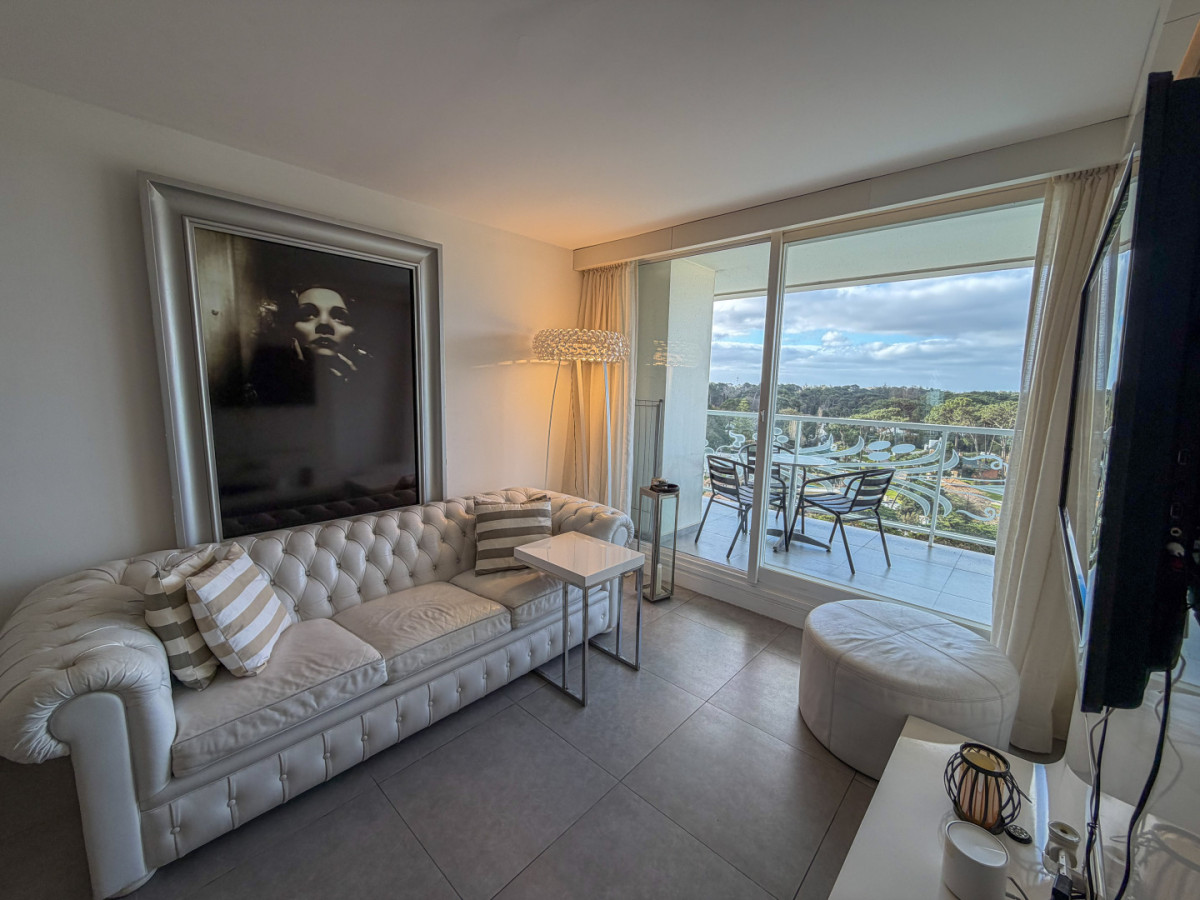 Apartamento en venta en la Torre Yoo piso alto