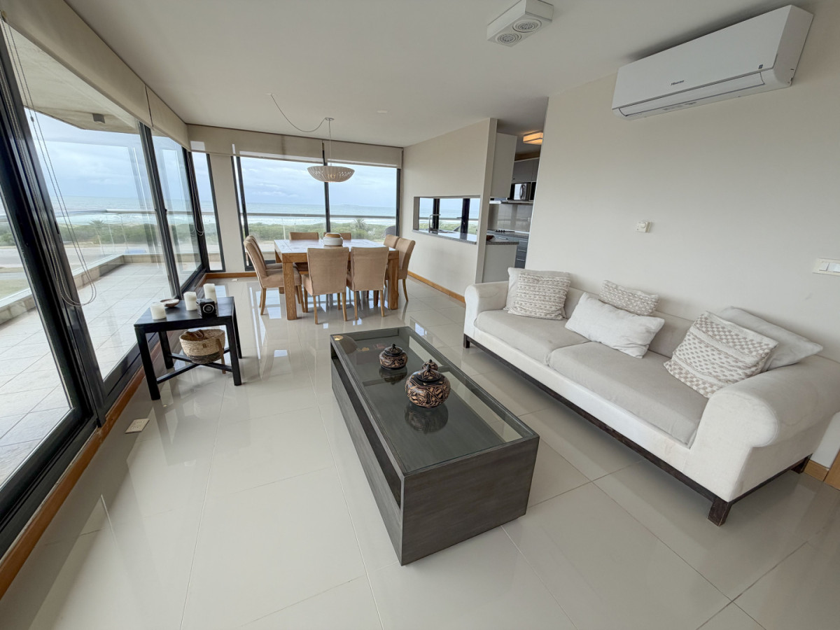 Exclusivo Penthouse en primera línea de Playa Brava