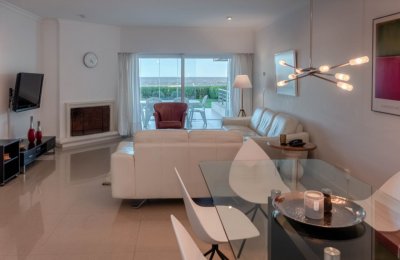 Venta de Apartamento 2 DORMITORIOS en Playa Mansa, Punta del Este.