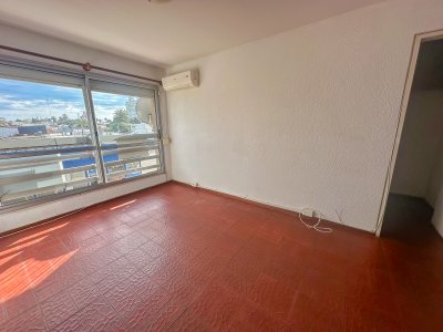 Apartamento en Centro Maldonado - cerca de todo! 