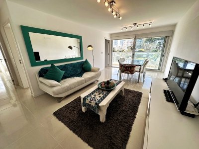 Icon Brava en oportunidad! Punta del Este a pasos del Mar