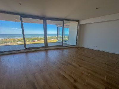 Apartamento en exclusiva Torre de Punta del Este!