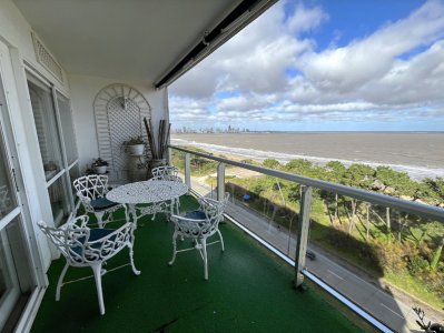 Venta y Alquiler de Apartamento 2 Dormitorios en Playa Mansa, Punta del Este