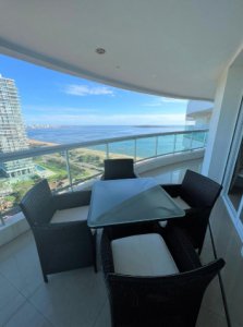 2 dormitorios Aquarela piso alto en venta!