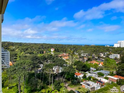 Hermoso apartamento en piso alto en la zona de Punta Shopping, cerca de todo!