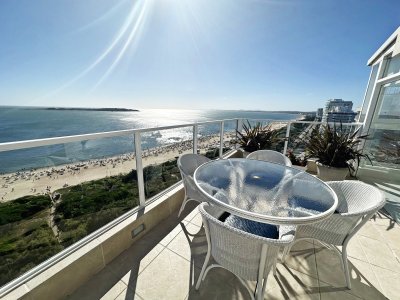 Penthouse en primera linea de Playa Mansa