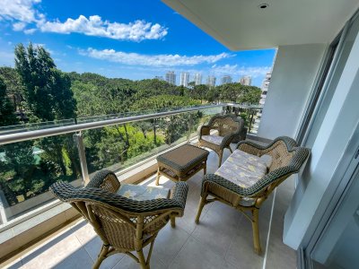 Exclusivo apartamento de 2 dormitorios en Be Punta!