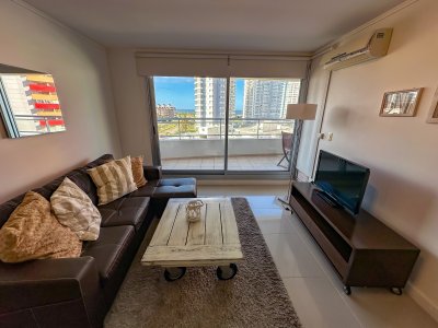 Departamento en venta en exclusiva torre en Punta del Este