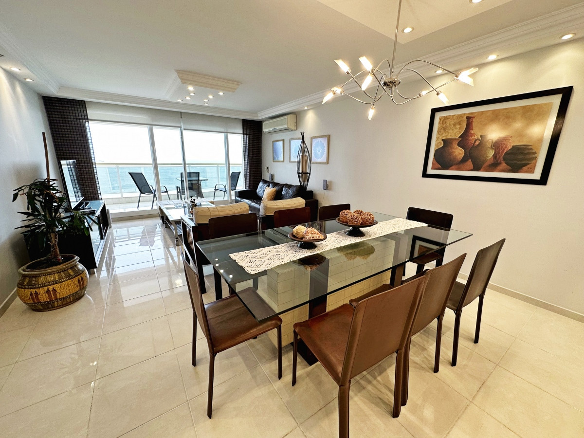 Apartamento en venta playa Mansa, Punta del Este