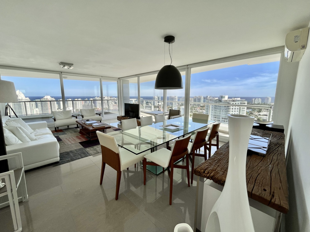 Penthouse de 4 suites en Torre One, Punta del Este.
