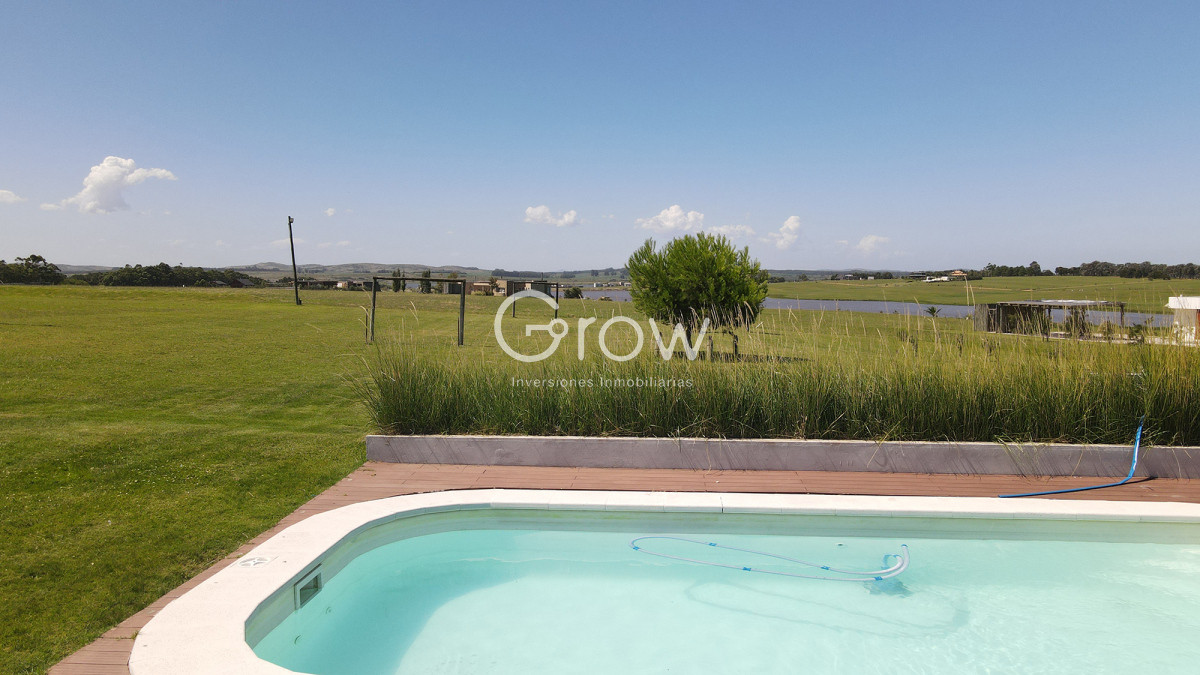 Casa ID.2406 - Hermosa casa en Laguna de los Cisnes. 