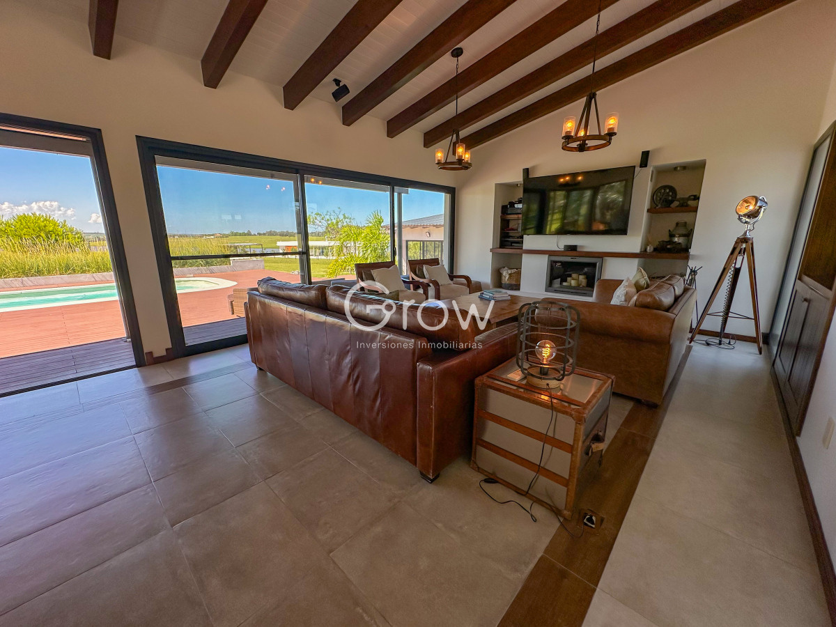 Casa ID.2406 - Hermosa casa en Laguna de los Cisnes. 