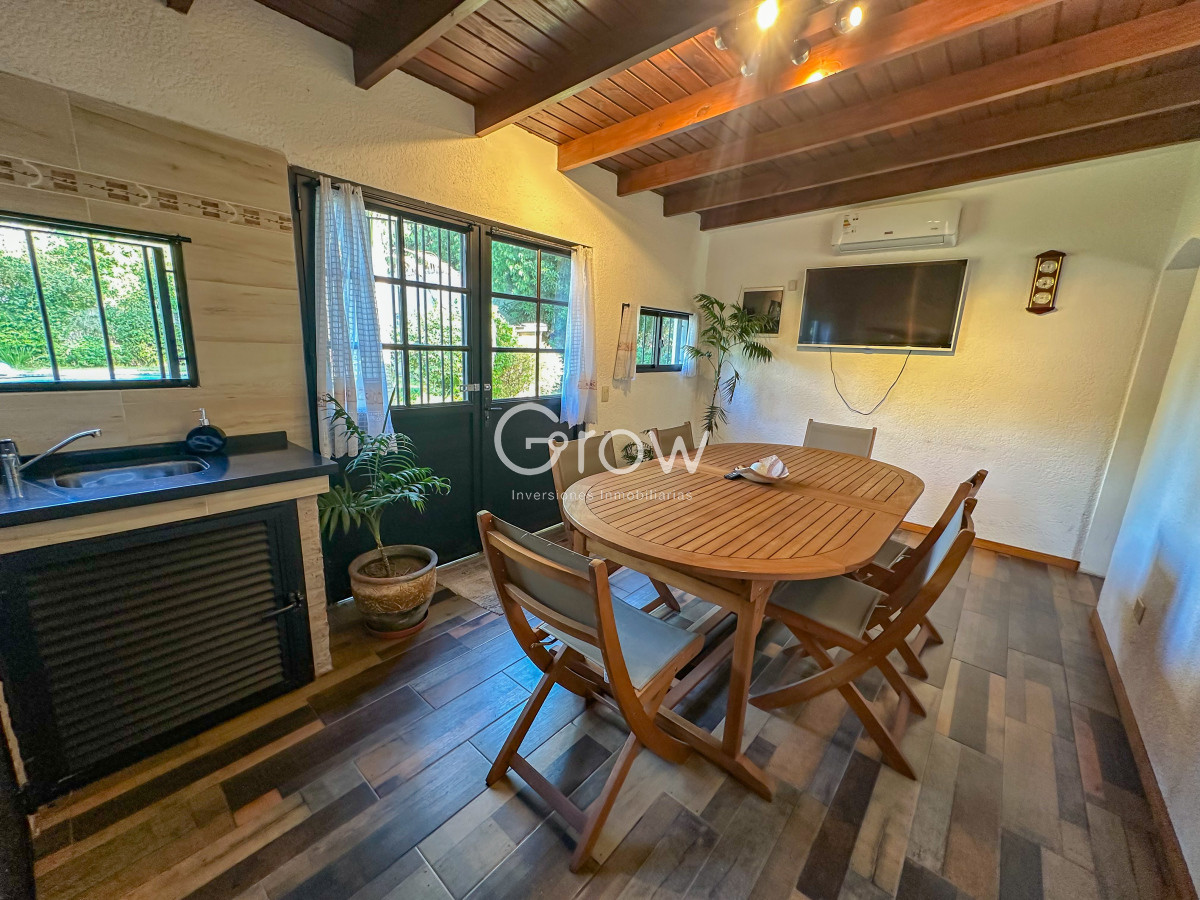 Casa ID.2699 - Casa en venta 2 dormitorios en Pinares en muy buen estado