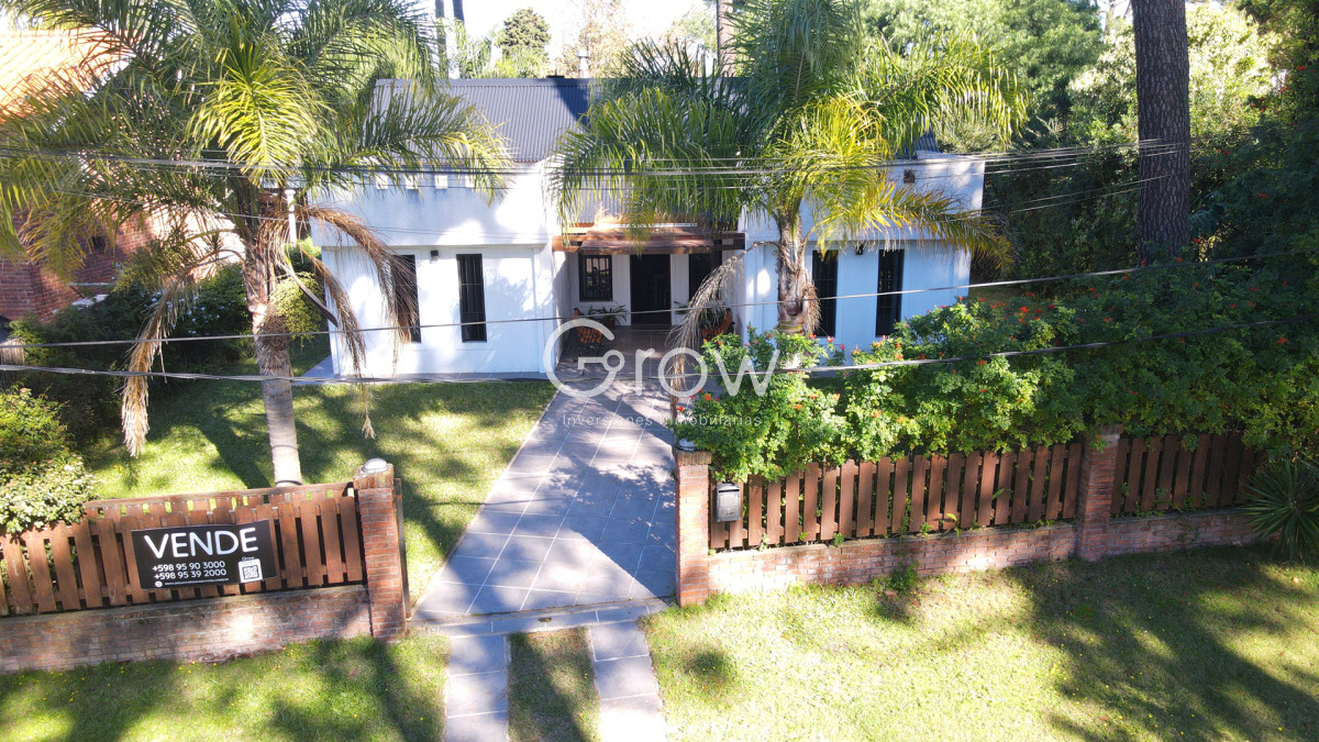 Casa ID.2699 - Casa en venta 2 dormitorios en Pinares en muy buen estado