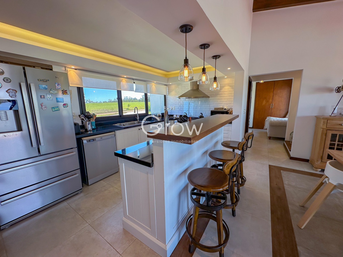 Casa ID.2406 - Hermosa casa en Laguna de los Cisnes. 