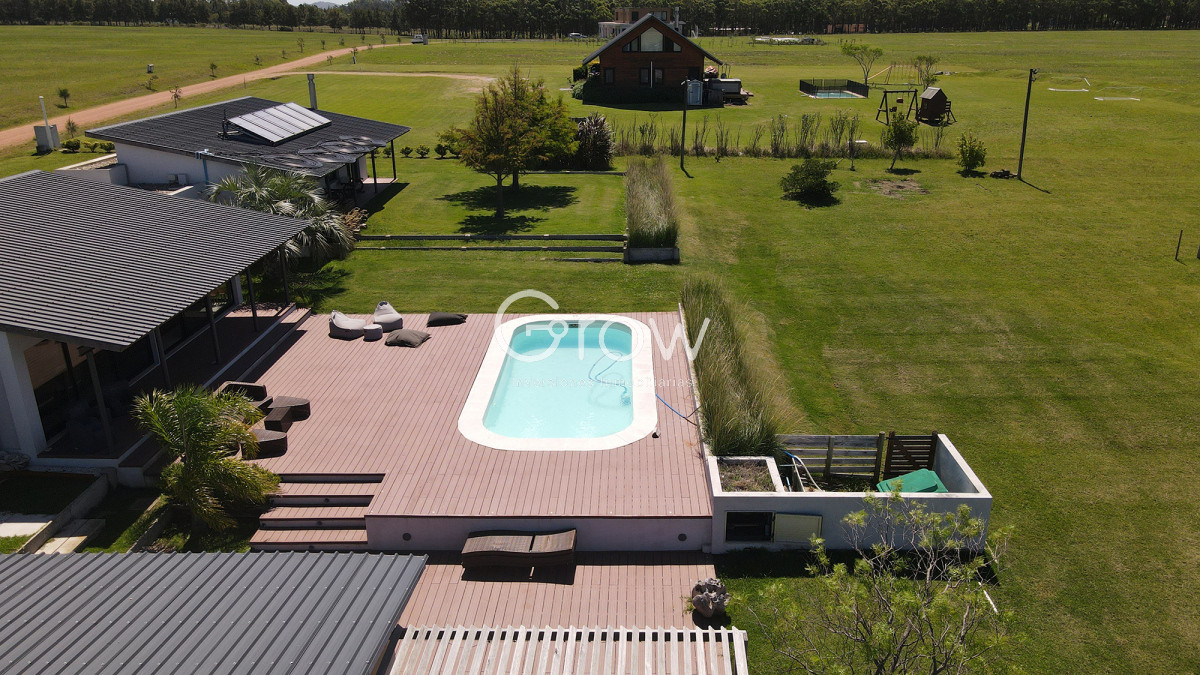 Casa ID.2406 - Hermosa casa en Laguna de los Cisnes. 