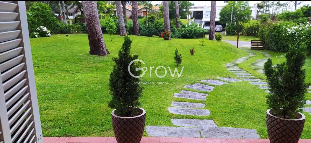 Casa ID.2005 - Hermosa casa en Playa Mansa en alquiler!