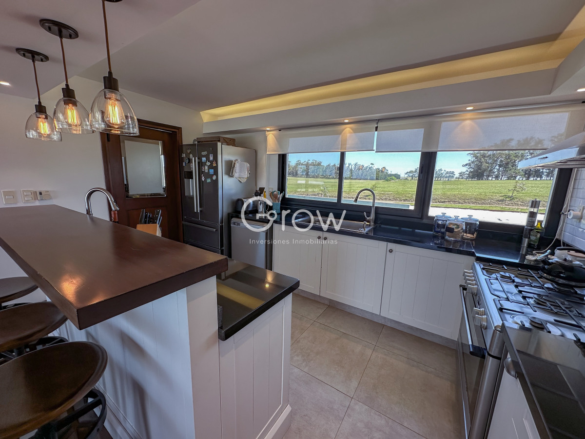 Casa ID.2406 - Hermosa casa en Laguna de los Cisnes. 