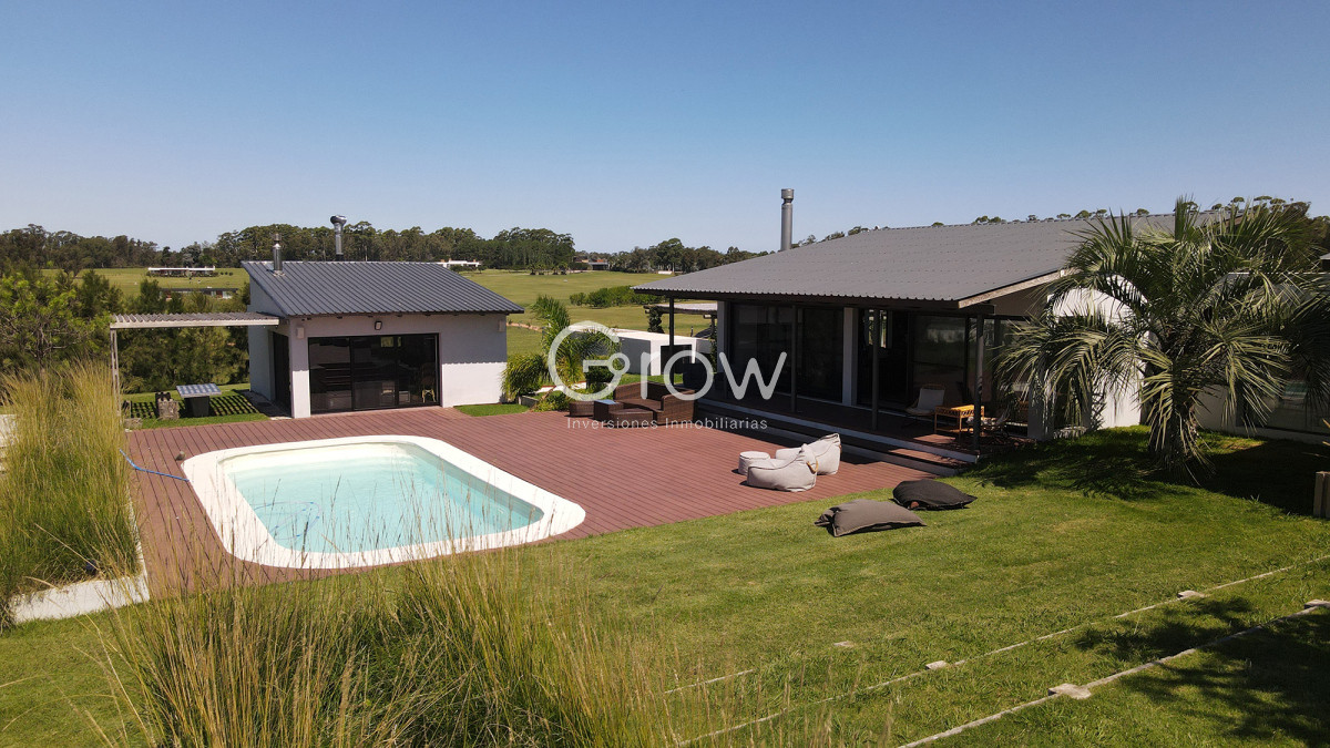 Casa ID.2406 - Hermosa casa en Laguna de los Cisnes. 