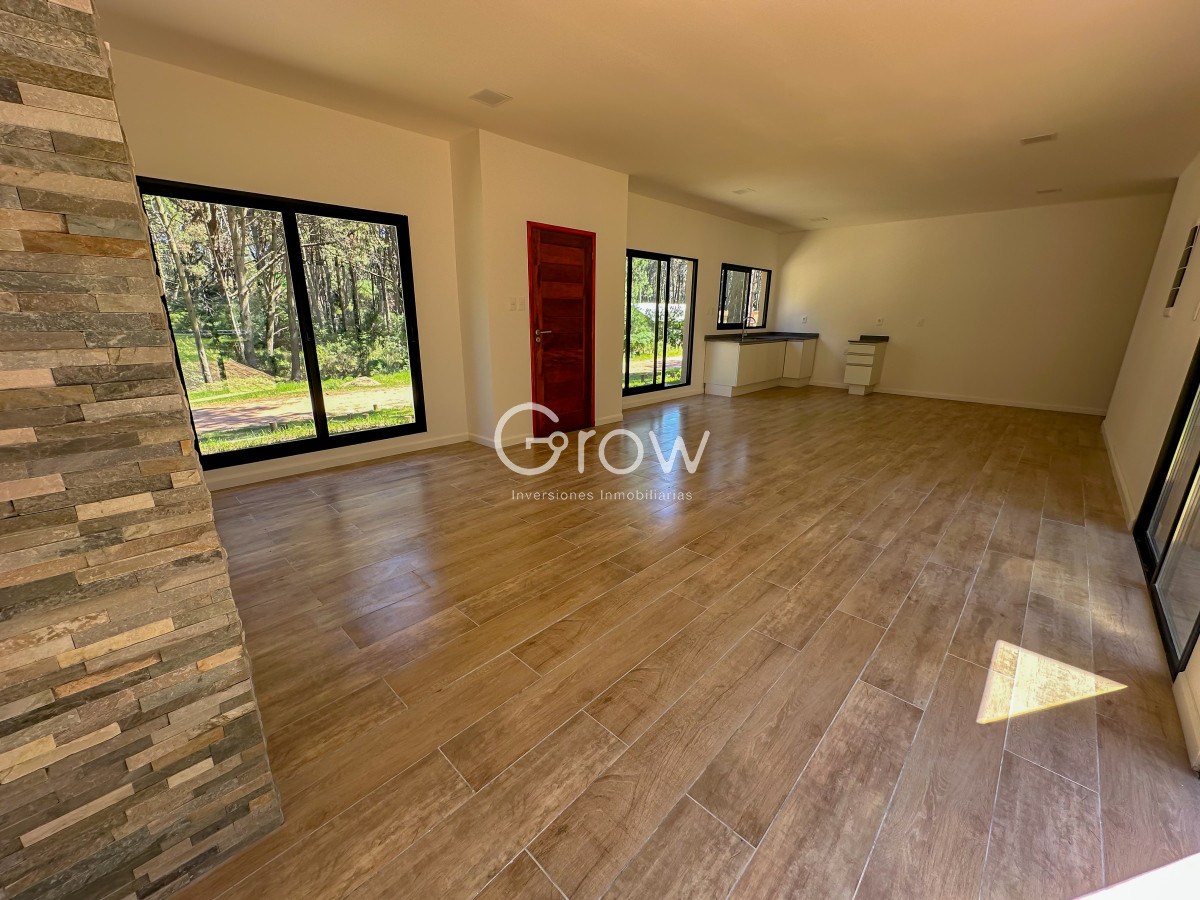 Casa ID.1856 - Casas  moderna a estrenar en Laguna del Sauce, Punta del Este.