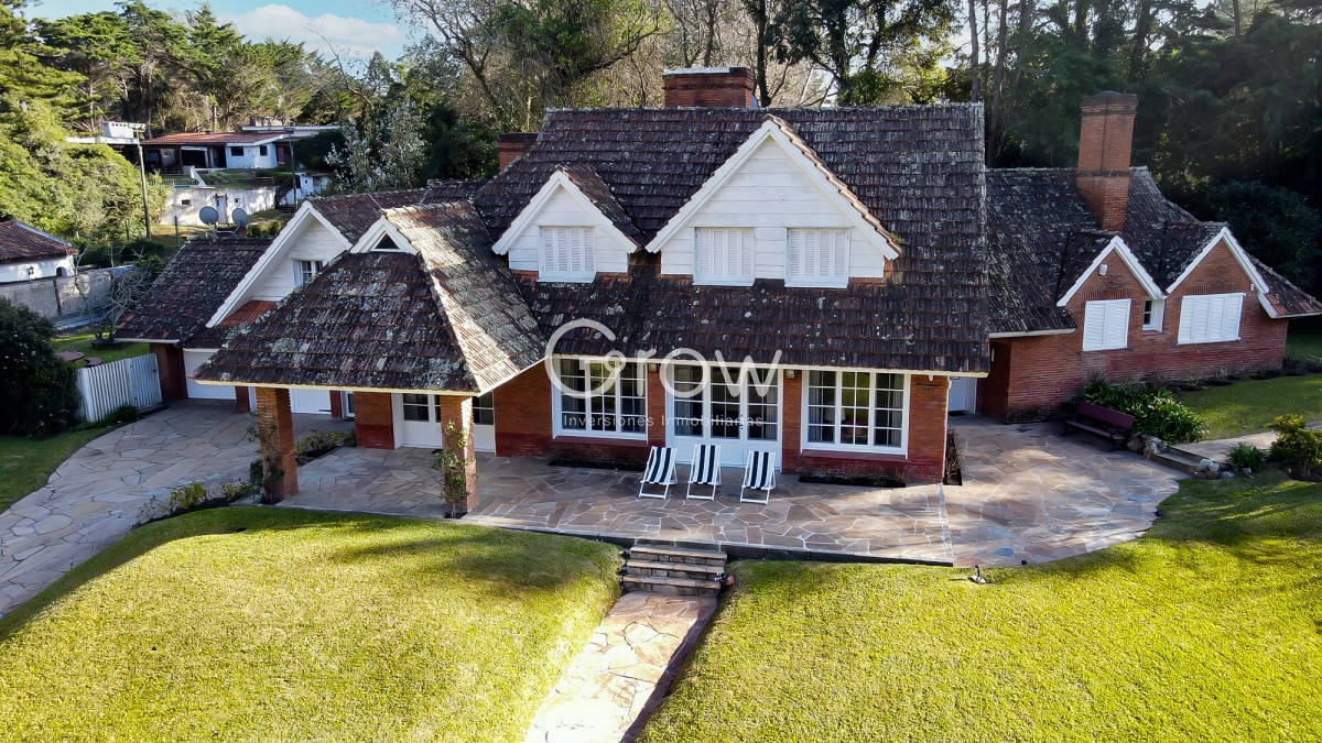 Hermosa casa a metros del mar en GOLF