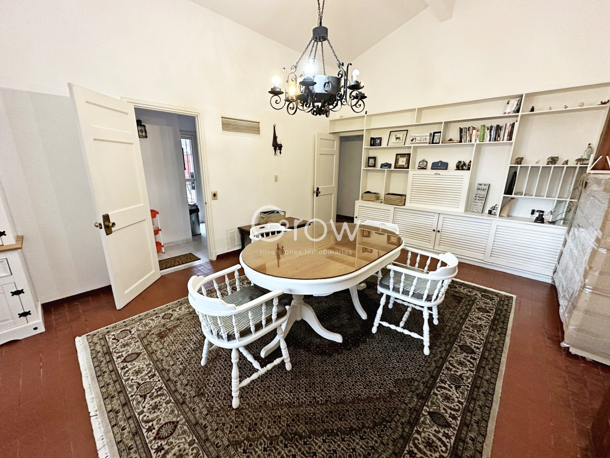 Casa ID.10 - Casa en barrio Cantegril en venta.