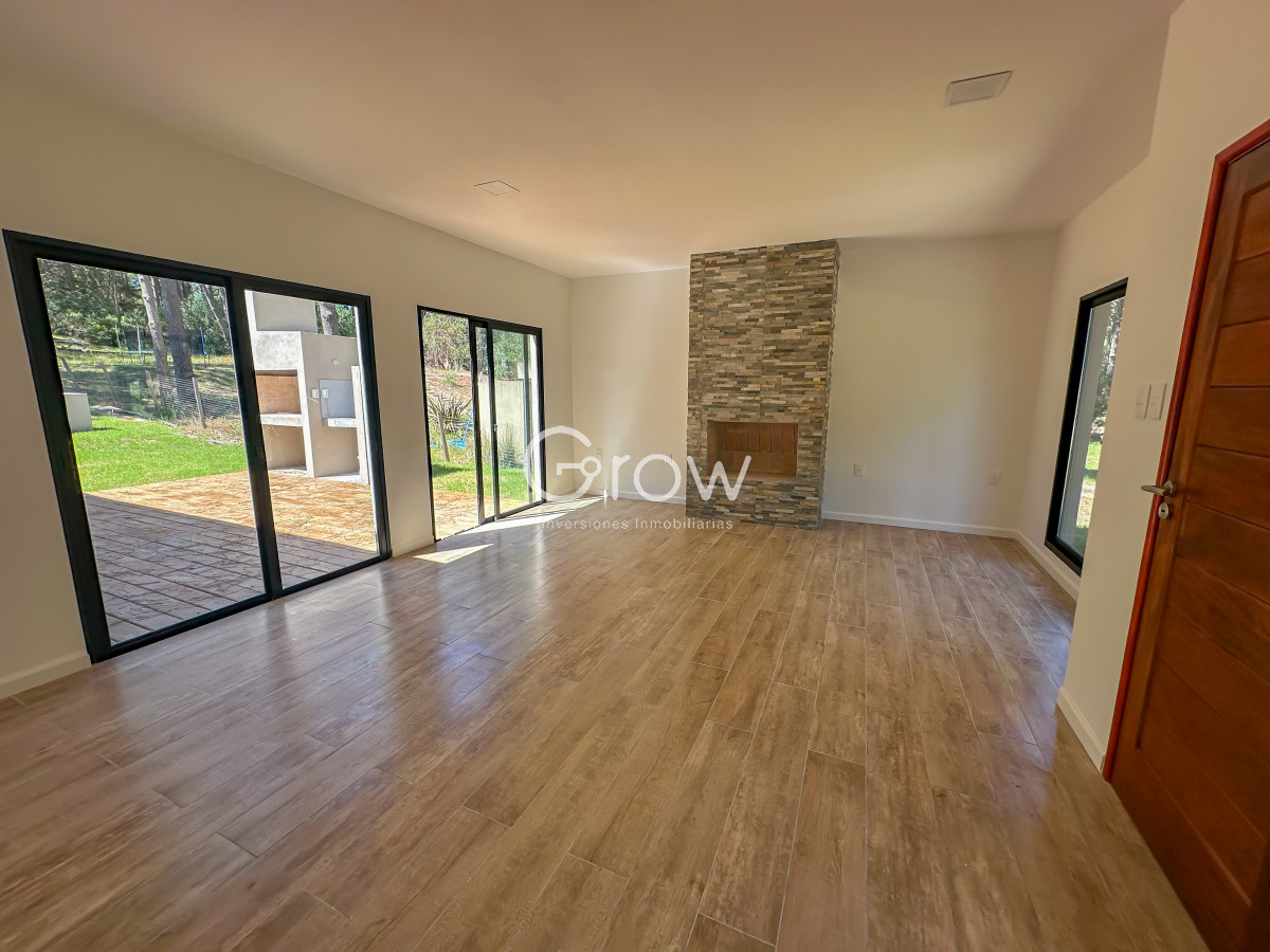 Casa ID.1856 - Casas  moderna a estrenar en Laguna del Sauce, Punta del Este.