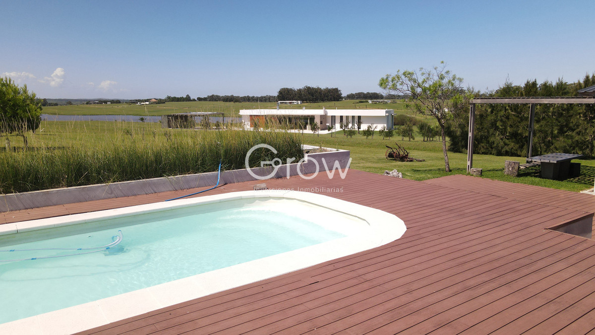 Casa ID.2406 - Hermosa casa en Laguna de los Cisnes. 