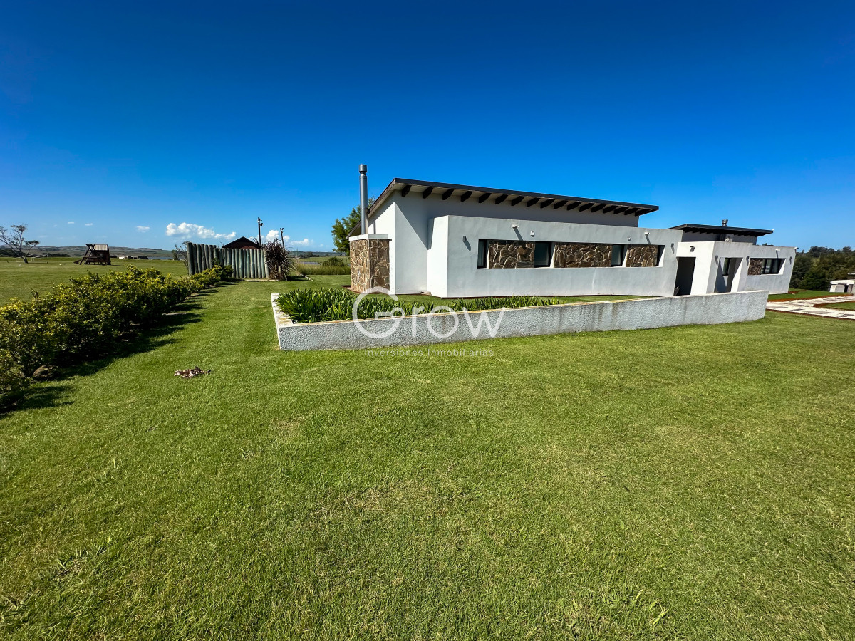 Casa ID.2406 - Hermosa casa en Laguna de los Cisnes. 