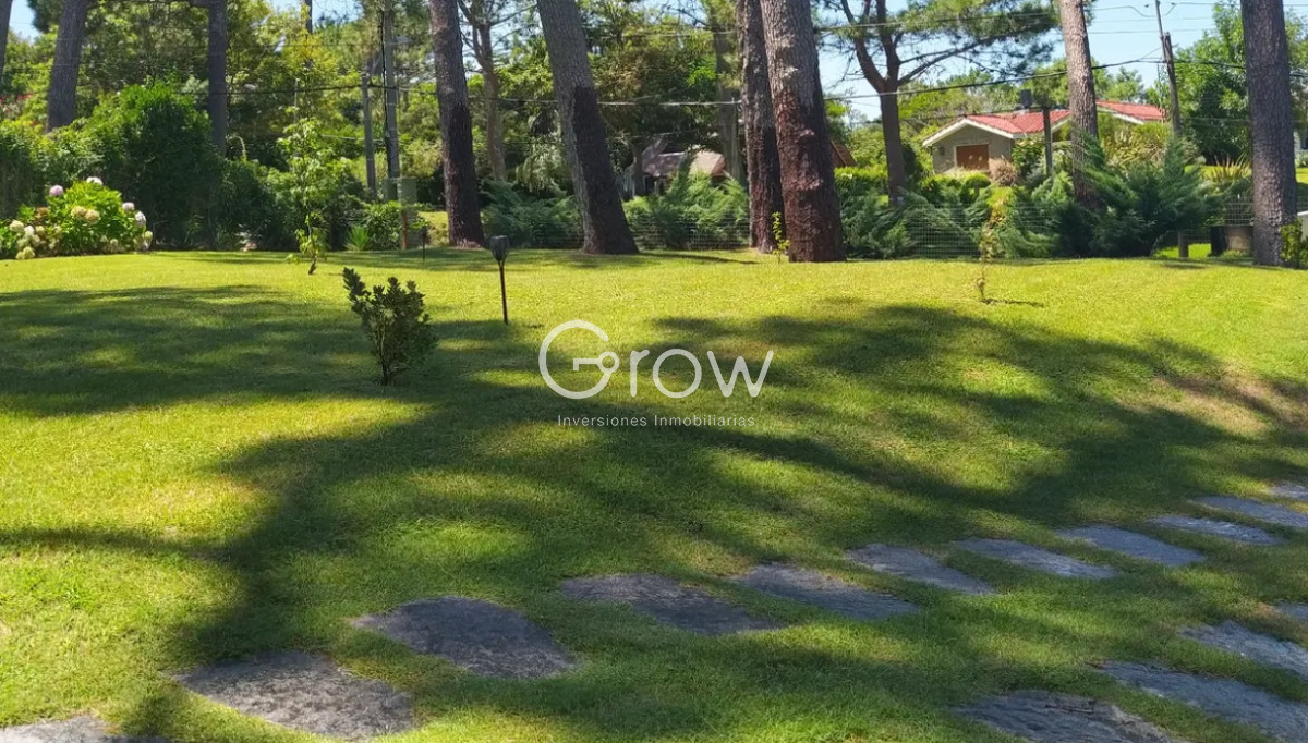 Casa ID.2005 - Hermosa casa en Playa Mansa en alquiler!