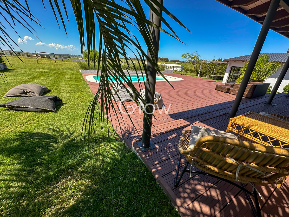 Casa ID.2406 - Hermosa casa en Laguna de los Cisnes. 