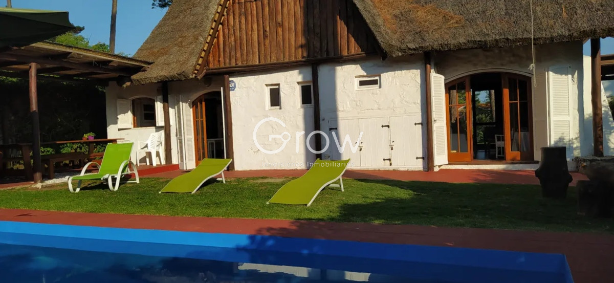 Casa ID.2005 - Hermosa casa en Playa Mansa en alquiler!