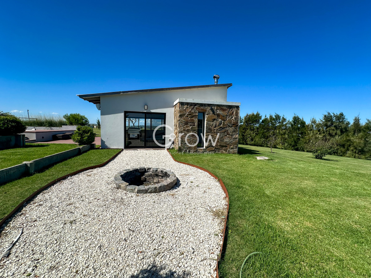 Casa ID.2406 - Hermosa casa en Laguna de los Cisnes. 