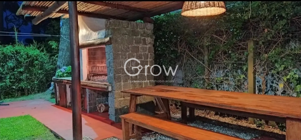 Casa ID.2005 - Hermosa casa en Playa Mansa en alquiler!