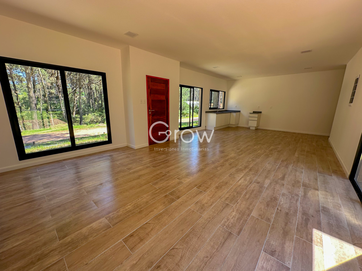 Casa ID.1856 - Casas  moderna a estrenar en Laguna del Sauce, Punta del Este.