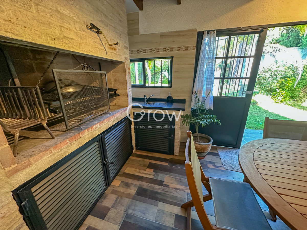Casa ID.2699 - Casa en venta 2 dormitorios en Pinares en muy buen estado