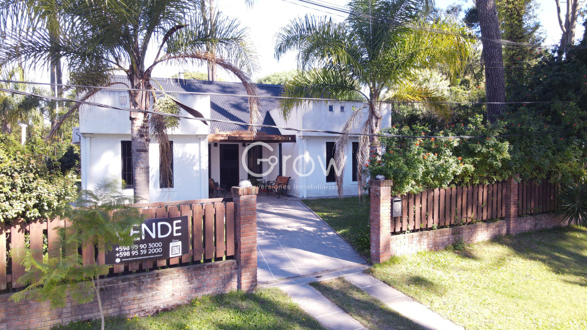 Casa ID.2699 - Casa en venta 2 dormitorios en Pinares en muy buen estado